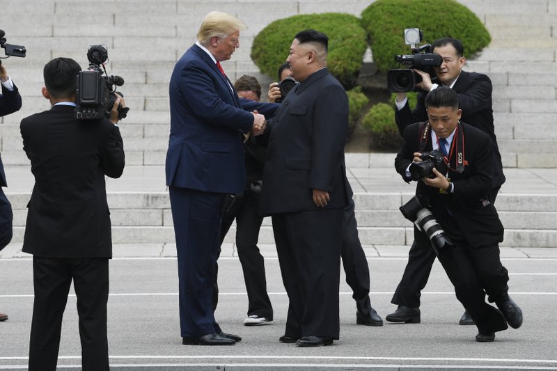 Встреча Дональда Трампа и Ким Чен Ына на границе КНДР и Южной Кореи\ фото- Associated Press