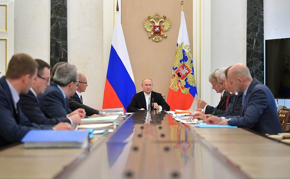 Совещание в кремле по подготовке программы прямая линия с Путиным