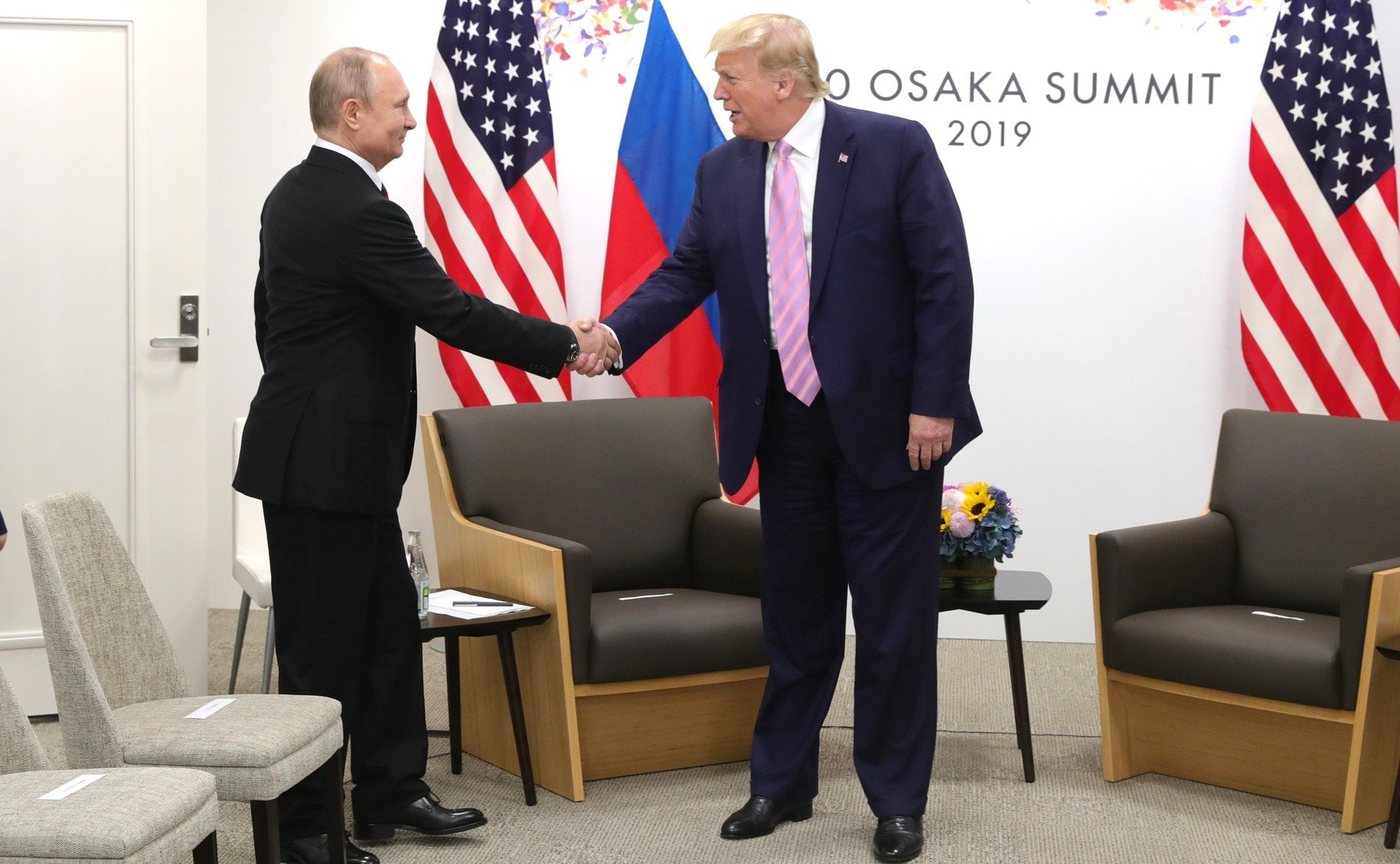 Путин и Трамп на встрече в Осаке