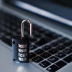 Минкомсвязь дополнит базу персональных данных россиян номером телефона и e-mail