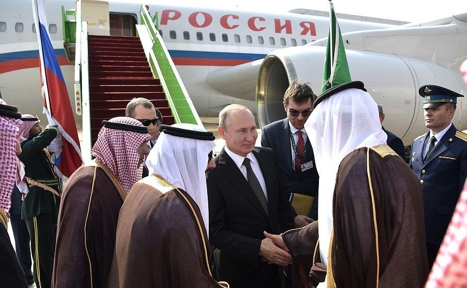 Владимир Путин находится в Саудовской Аравии с государственным визитом
