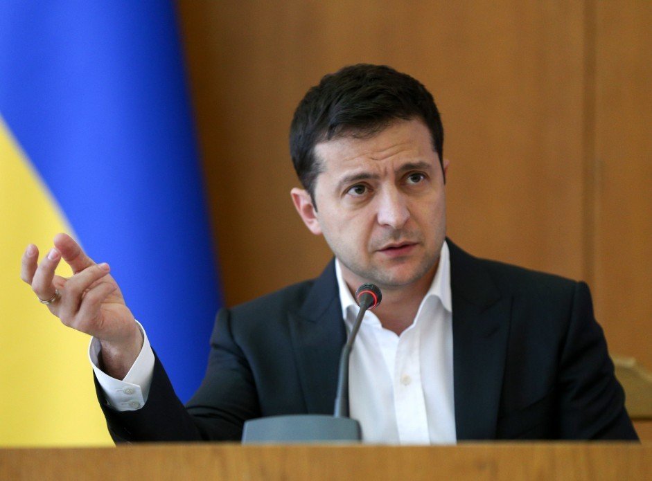 Украинцам показали очередной спектакль под названием "коридор позора", на этот раз с Зеленским