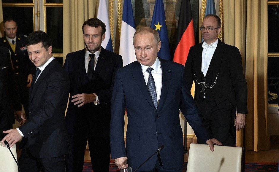 Путин и Зеленский на саммите нормандского формата в Париже