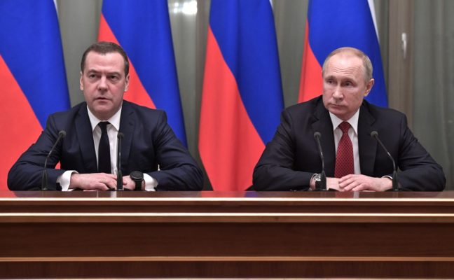 На фоне предложенных Путиным изменений конституции, правительство РФ ушло в отставку