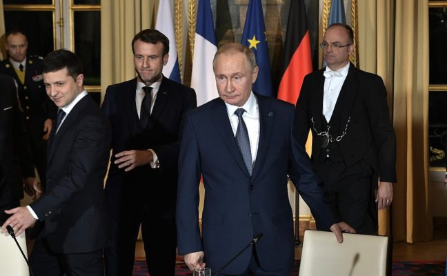 Почувствуйте разницу: Путин и Зеленский, 1 день, 2 видео