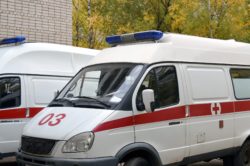 Вереница "скорых" из 60-ти машин вновь выстроилась возле центра ФМБА в Химках (видео)