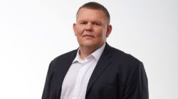 В Киеве от выстрела в голову умер депутат ВР, а офис Медведчука атаковали