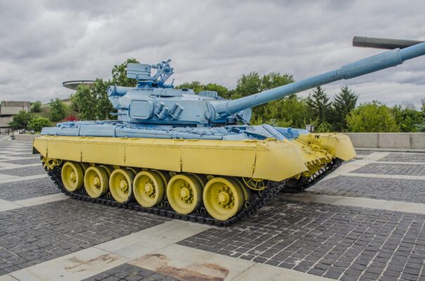 Украинская женщина рассказала националистам с кем они на самом деле воюют (видео)