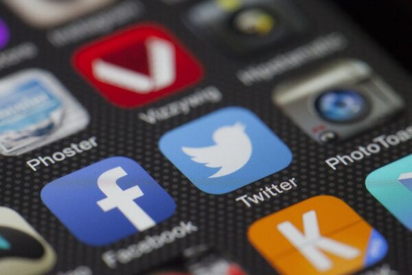 Twitter и Facebook