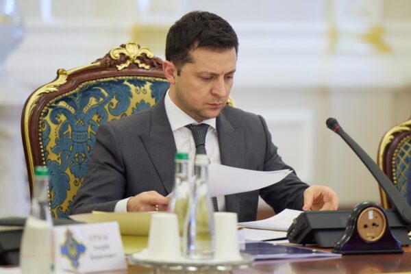Зеленский объявил на Украине войну олигархам