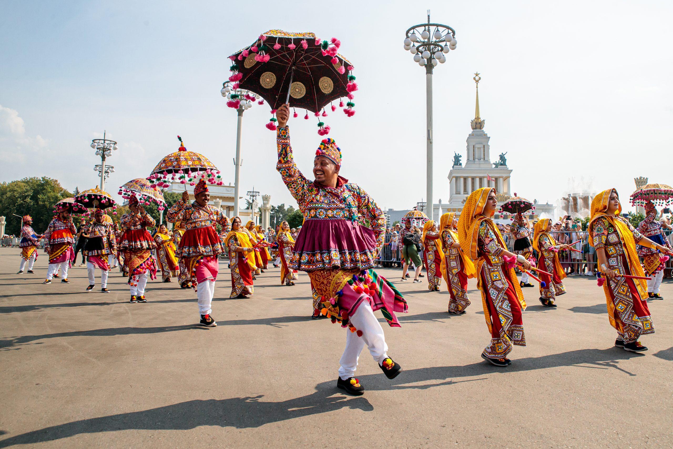 Шествие коллективов Спасской башни на ВДНХ, фото мария Москвицова\пресс-служба Спасской башни