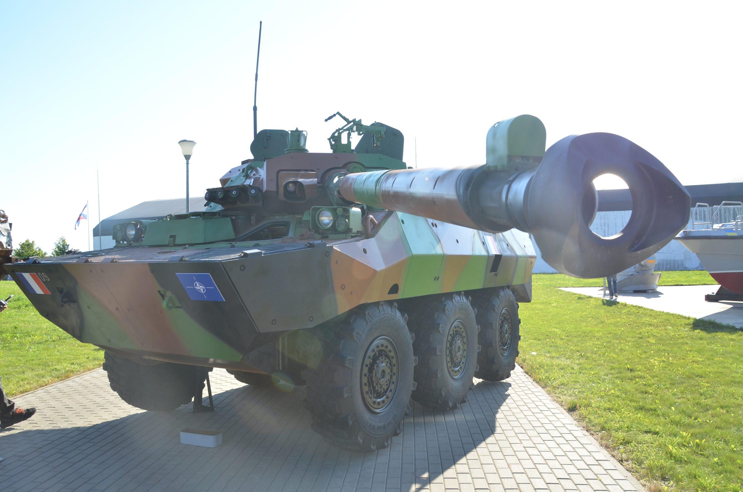 французский колёсный танк AMX-10RC, фото Tochka Zрения